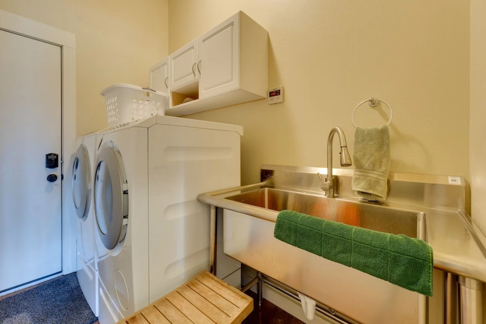 West Richland Home w/ Vineyard & Mountain Views!