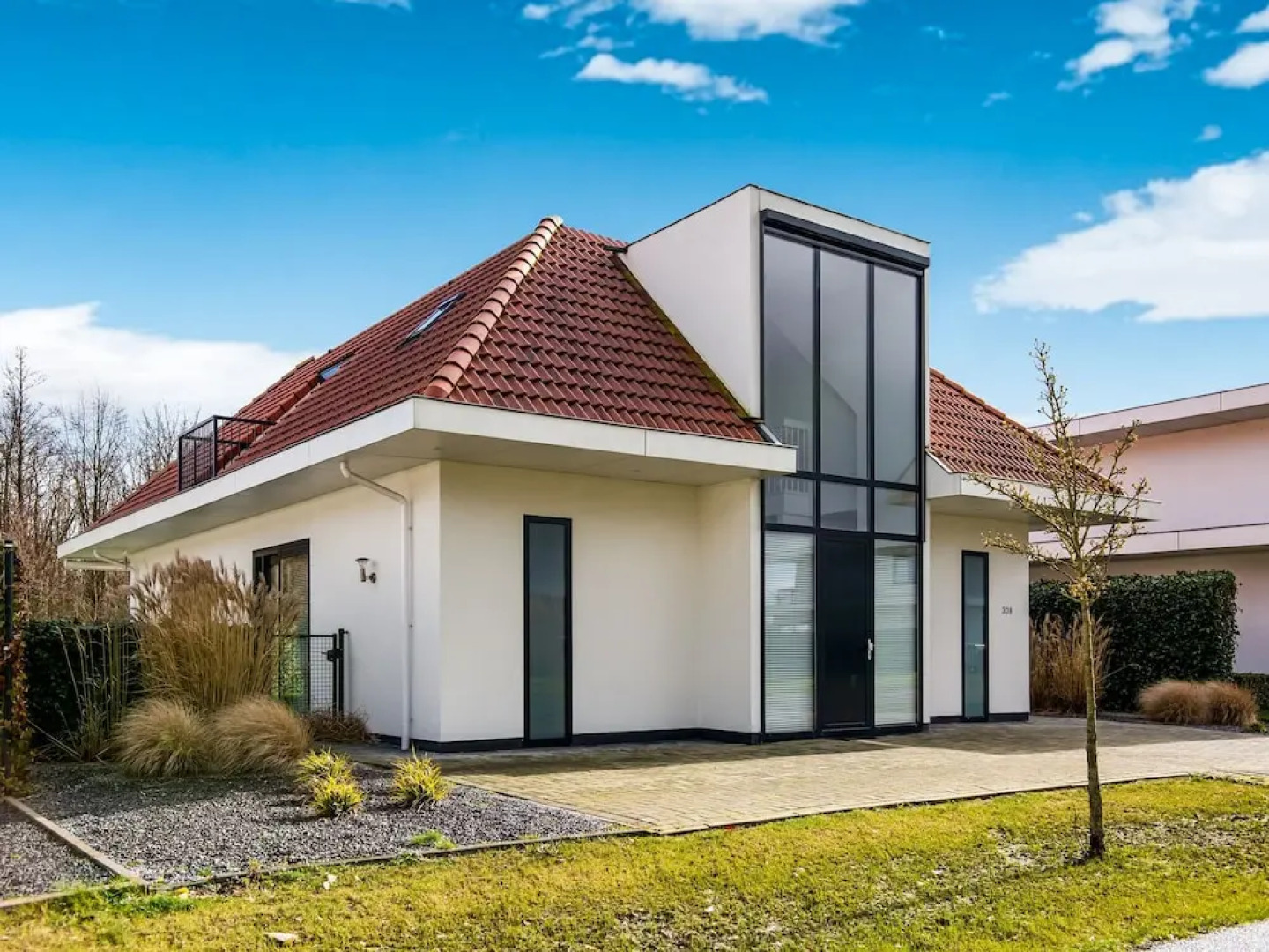 Luxury villa for 8 people with spacious garden and near Harderwijk