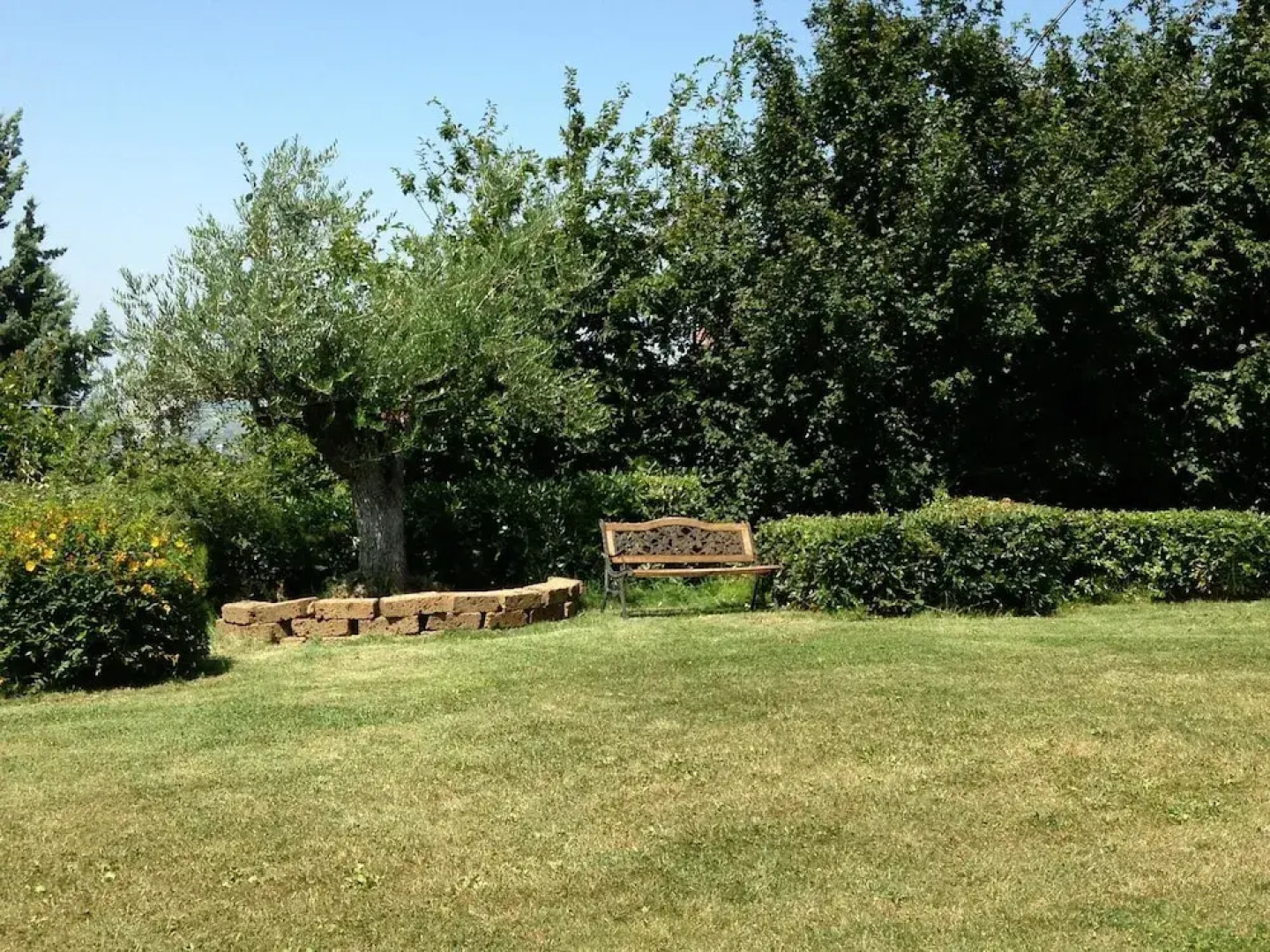 Apartment With 2 Bedrooms in Montelabbate, With Wonderful sea View, Pool Access, Enclosed Garden - 13 km From the Beach