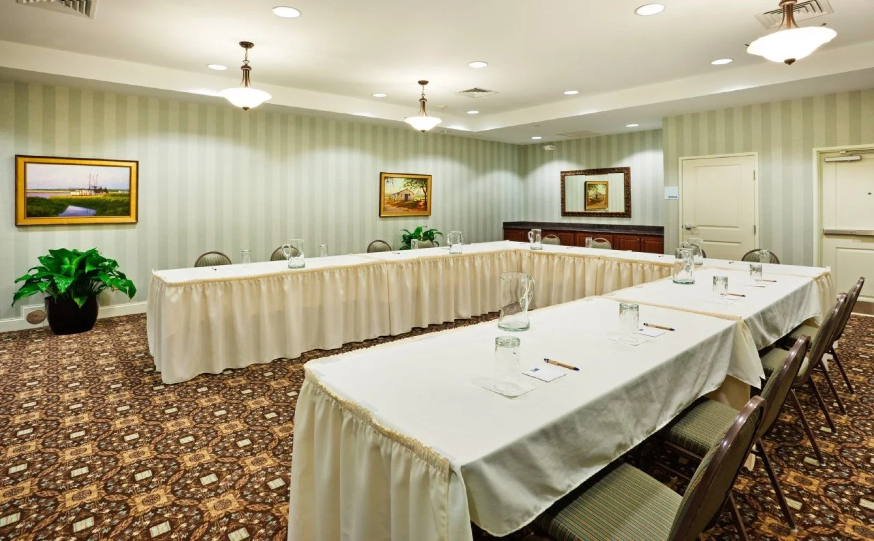 Holiday Inn Express & Suites Mt. Pleasant by IHG