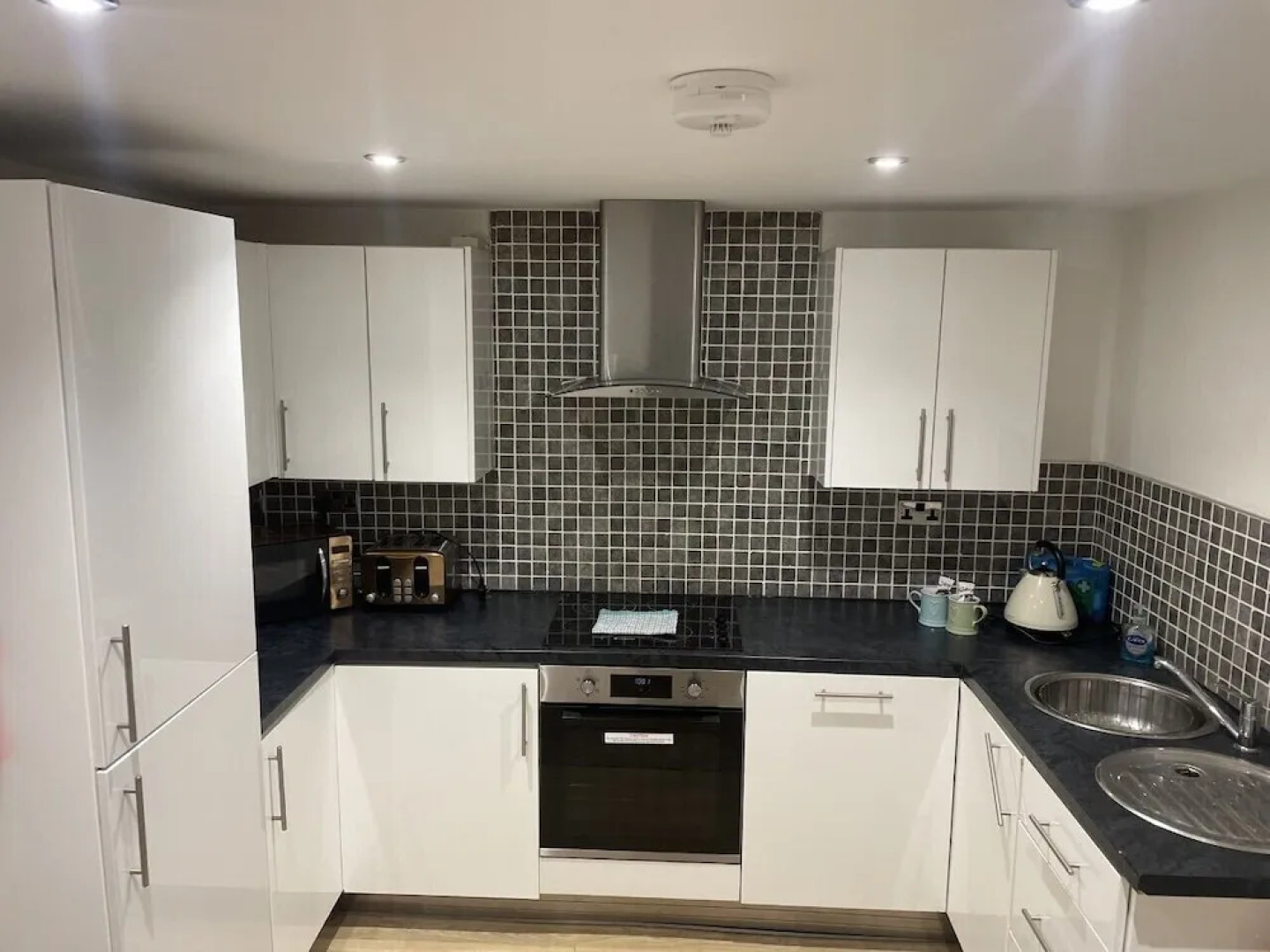 Beach House Courtyard 1 bed