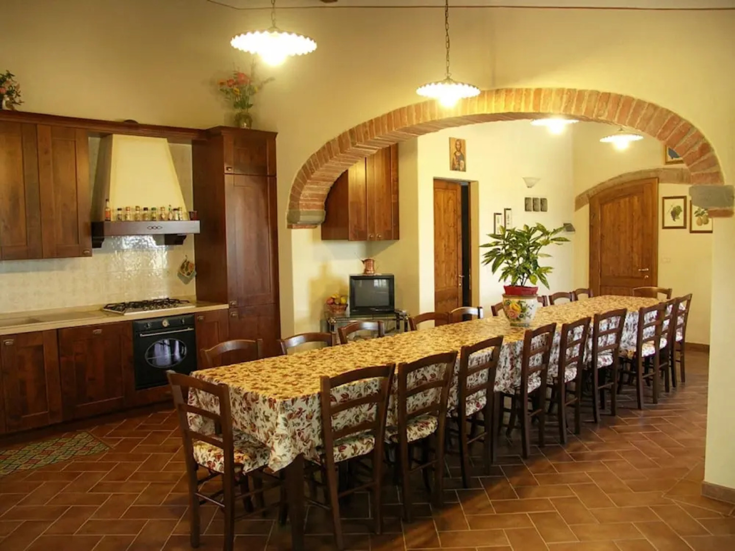 Elegant Castle Stay With Pool