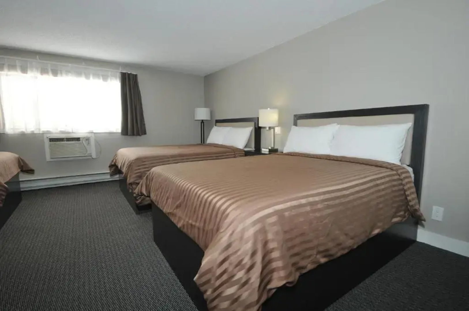 Premier Mountain Lodge and Suites