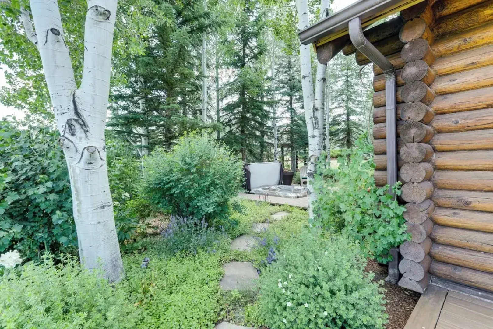 Snowmass Home w/ Hot Tub, Fireplace, & Mtn Views!