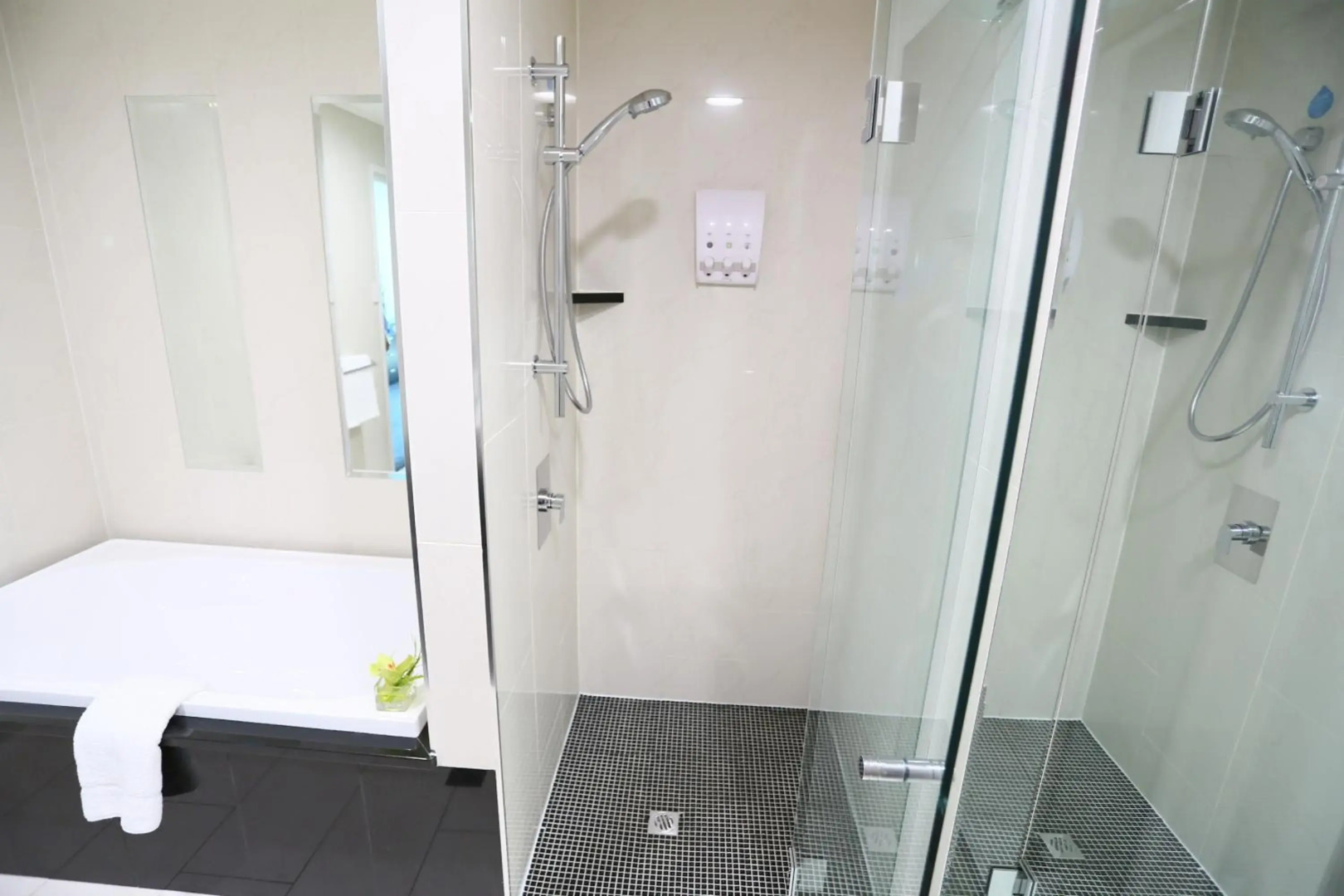 Springfield Lakes Boutique Hotel