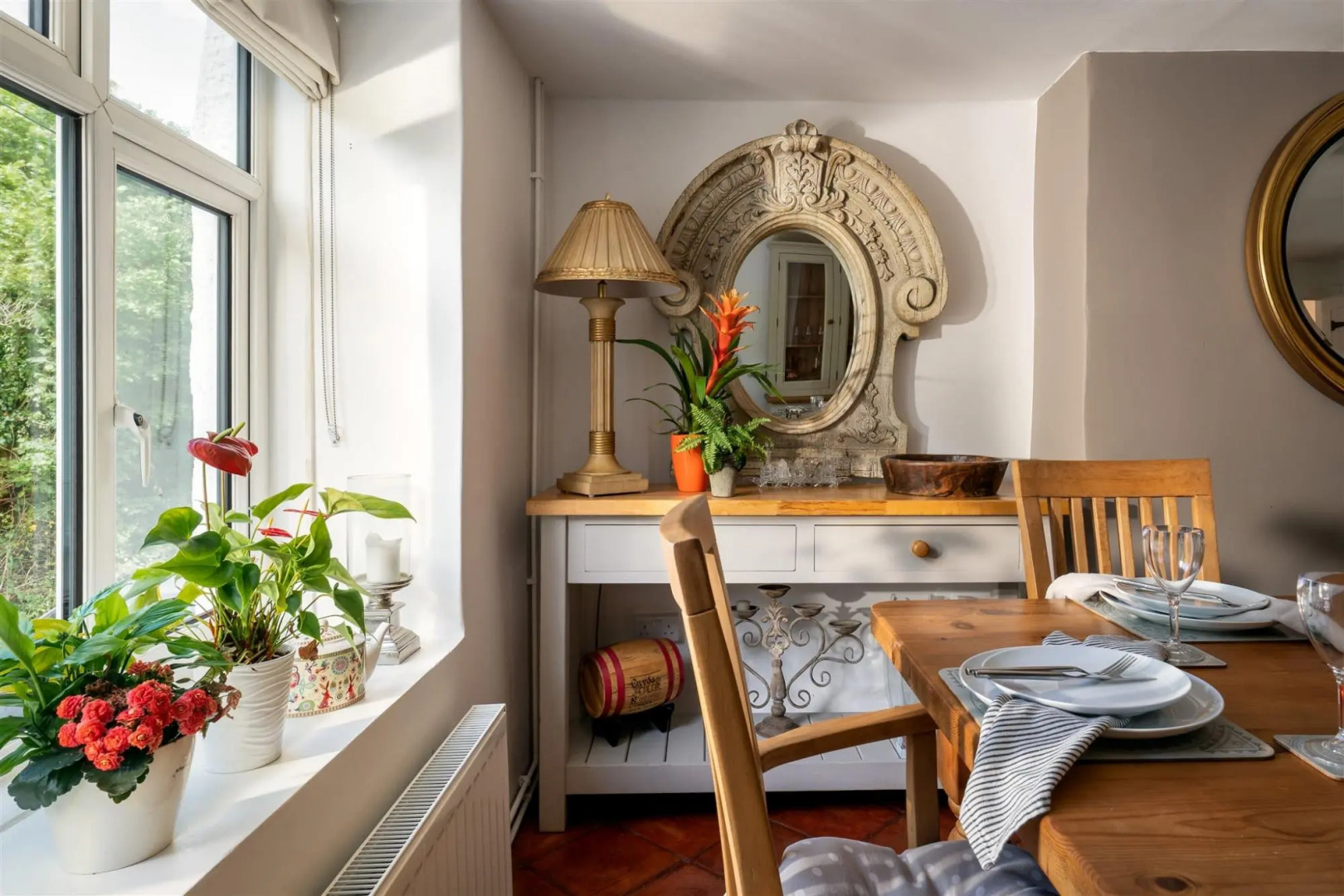 Haldon View - Characterful Cottage Boasts Stunning Countryside Views and hot tub