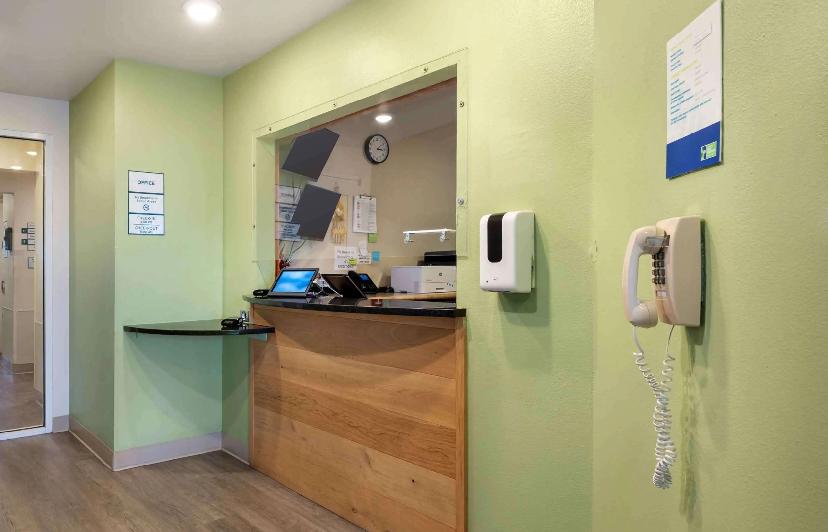 Extended Stay America Select Suites - Wichita - Airport