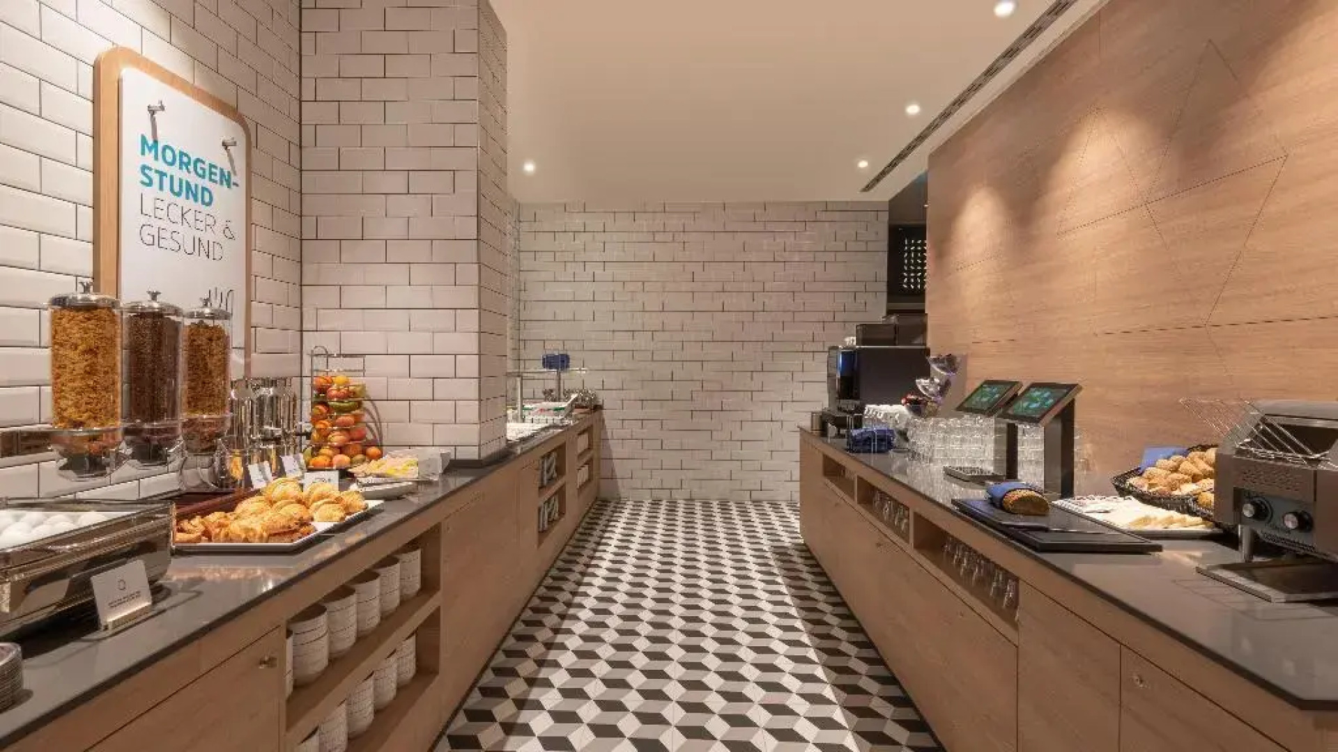 Holiday Inn Express and Suites Potsdam by IHG