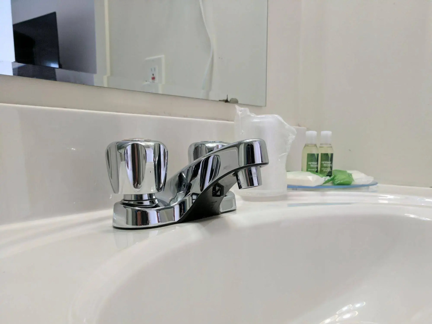 Algonquin Lakeside Inn