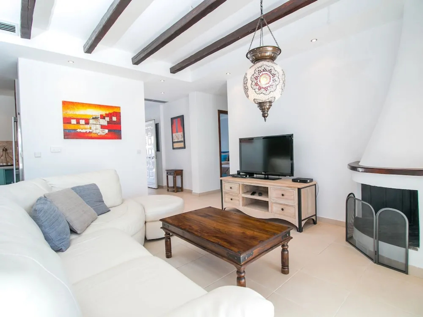 Beautiful Traditional Style Villa Near the Coast With Pool, Close to Golf Course