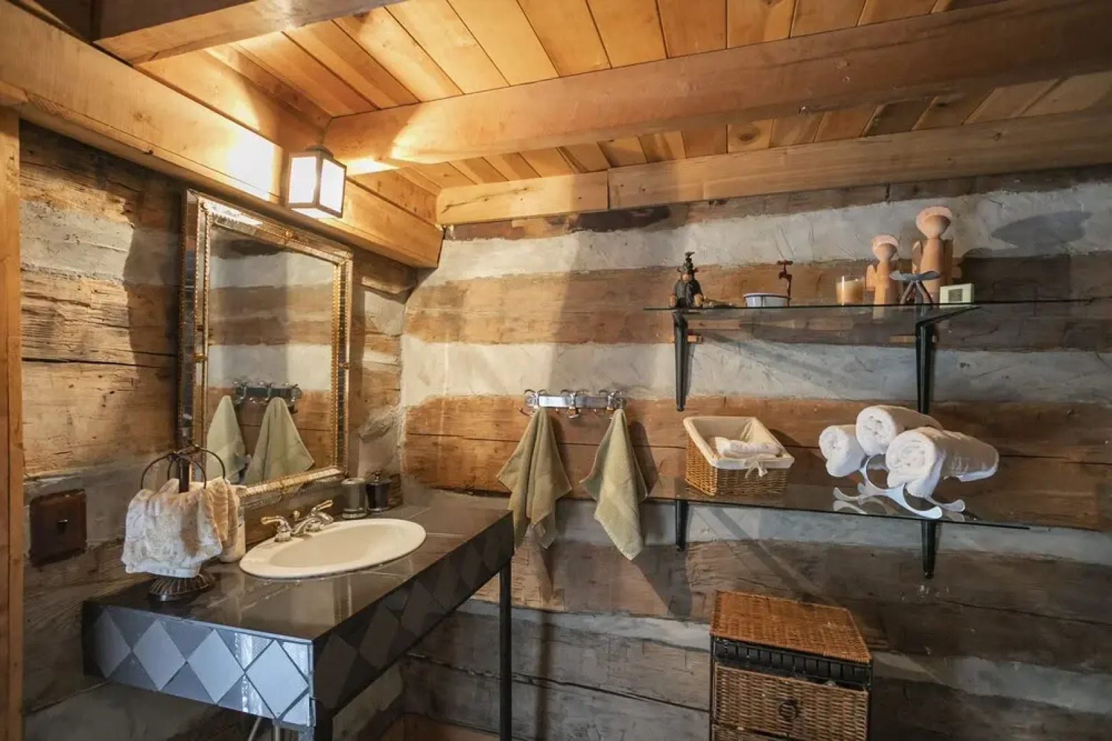 Historic Family Cabin to Watch the Sunset with 270 degree views of Kentucky Lake