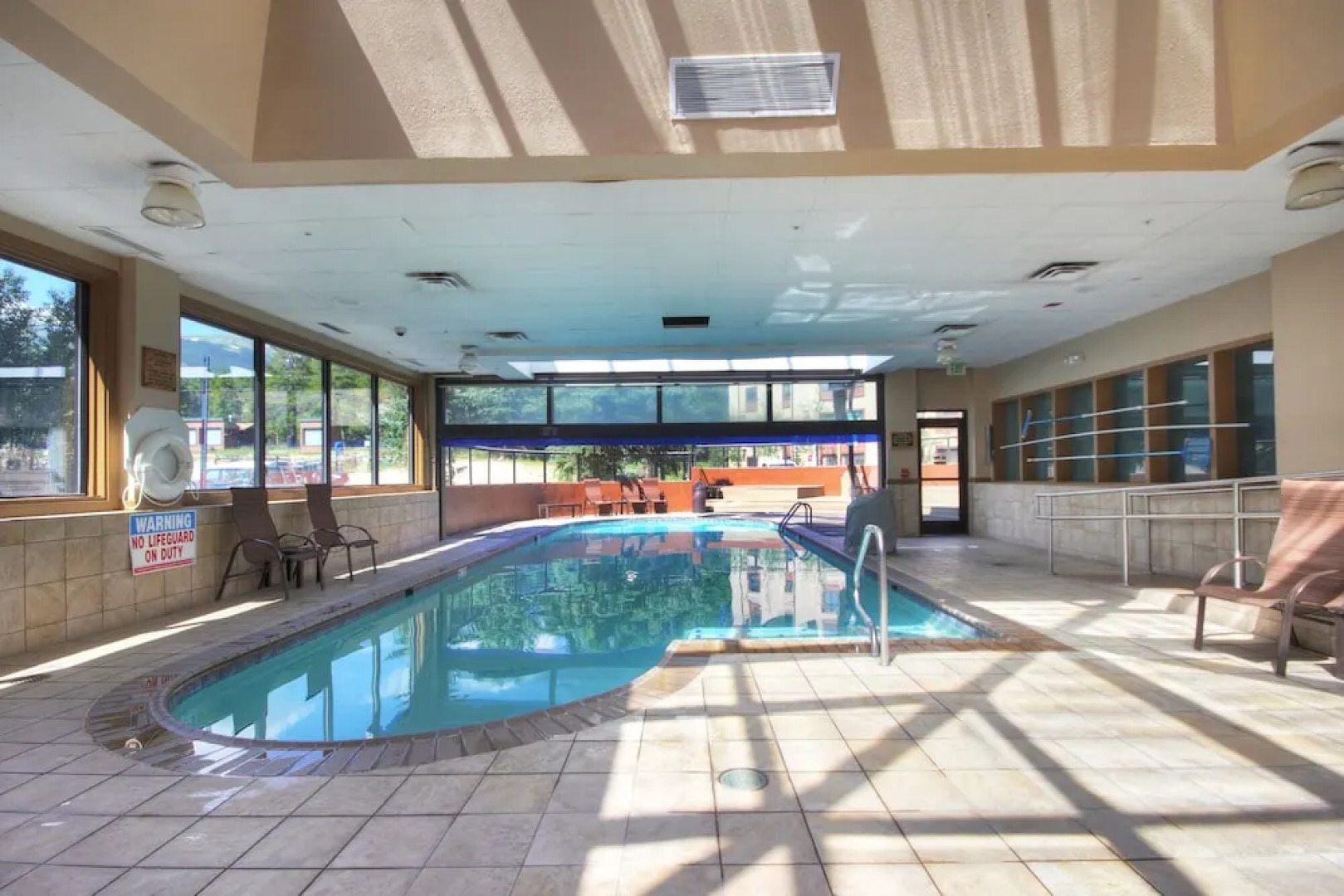 Warm 1br Slopeside Escape - Steps To Main St + Winter Fun! 1 Bedroom Condo by RedAwning