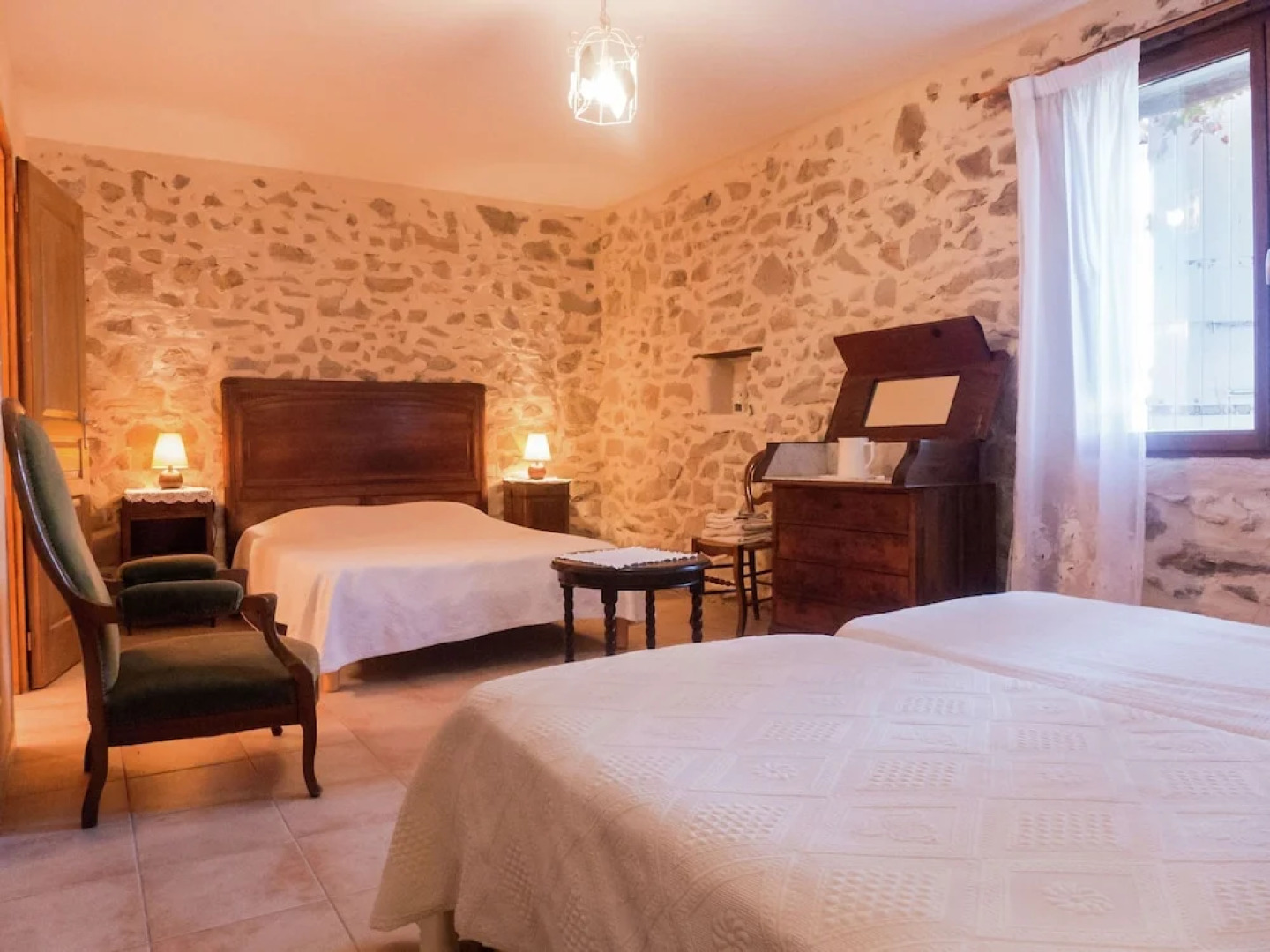 Stone Cottage on an Active Wine-growing Estate With a Swimming Pool