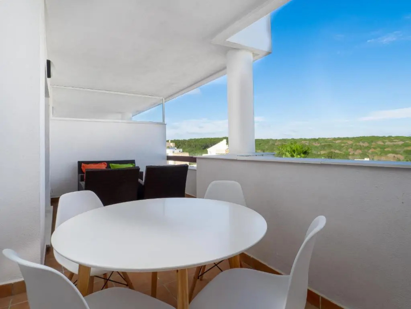 2139 - lovely 2 bedrooms first line golf