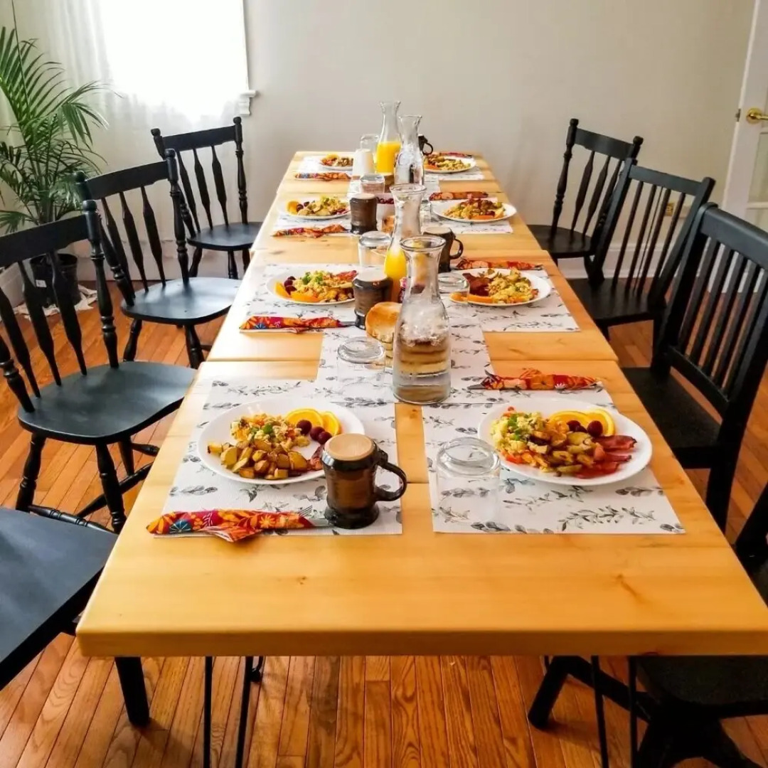 Hill Road Manor Bed & Breakfast