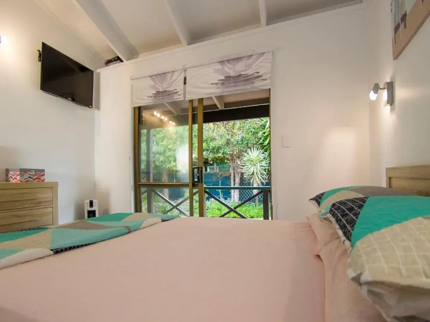 Beachside Beauty - Kuaotunu Holiday Home