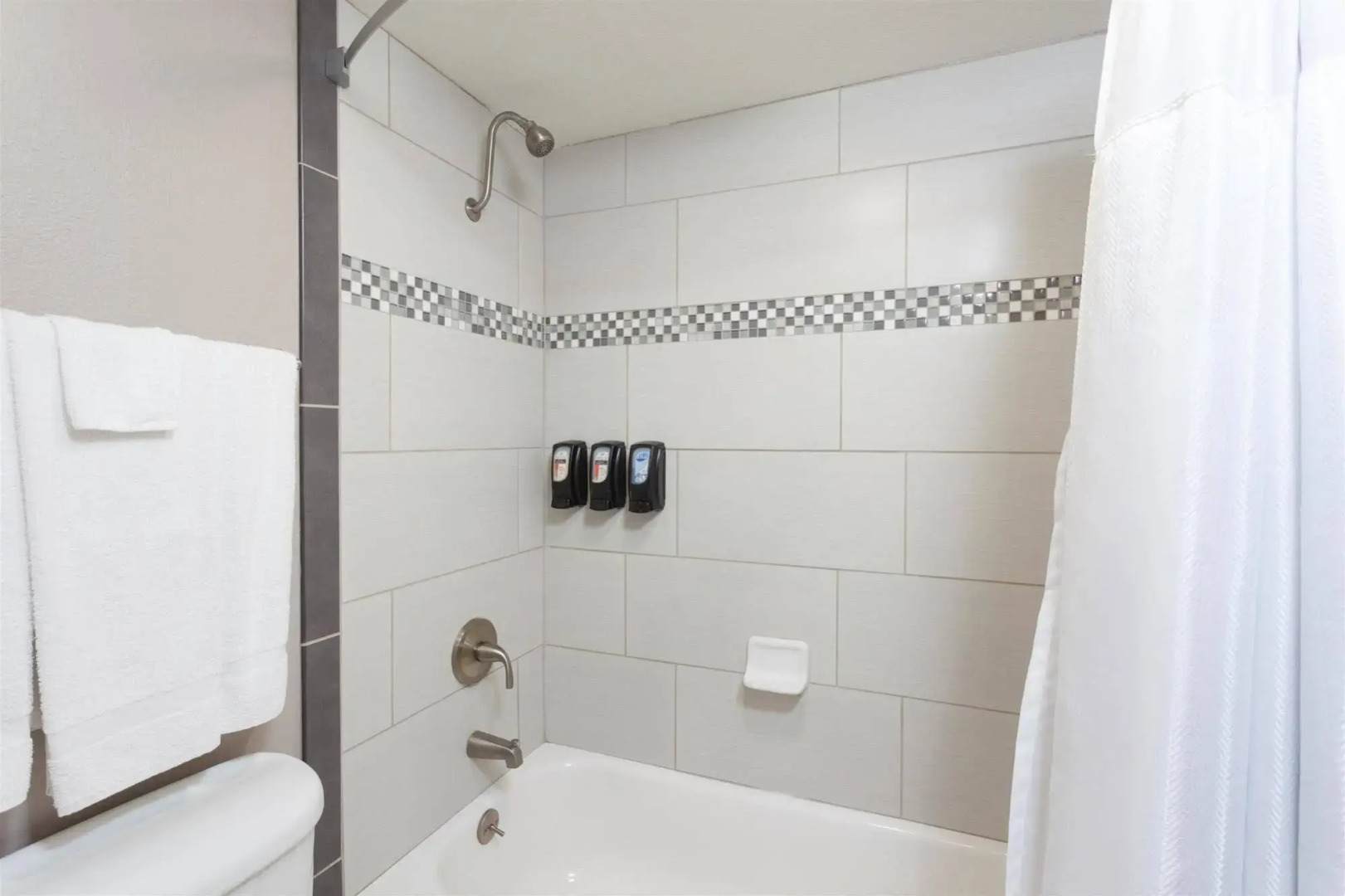 Best Western Plus Diamond Valley Inn