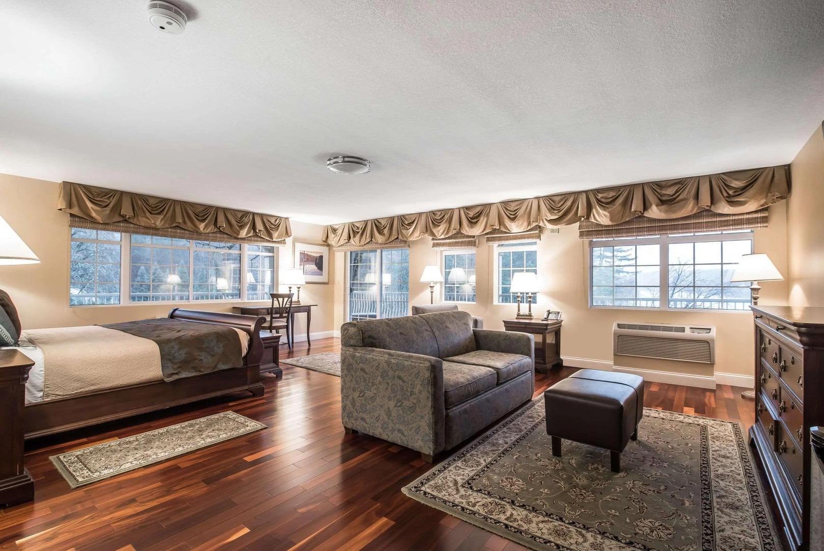 Riverside Hotel, an Ascend Collection Hotel