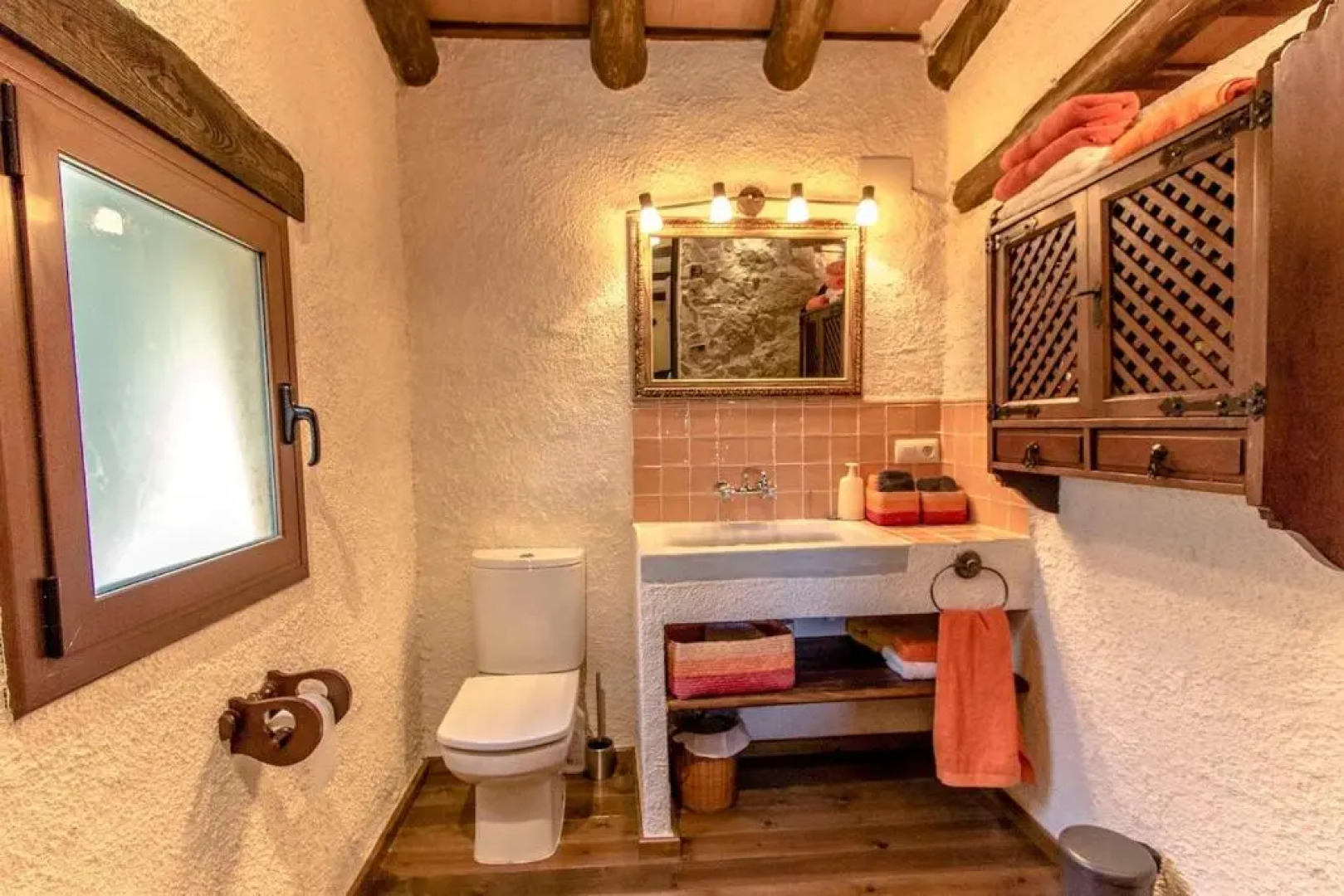 Catalunya Casas: Rustic Villa Buixa with mountain views, 30 km to the beach!