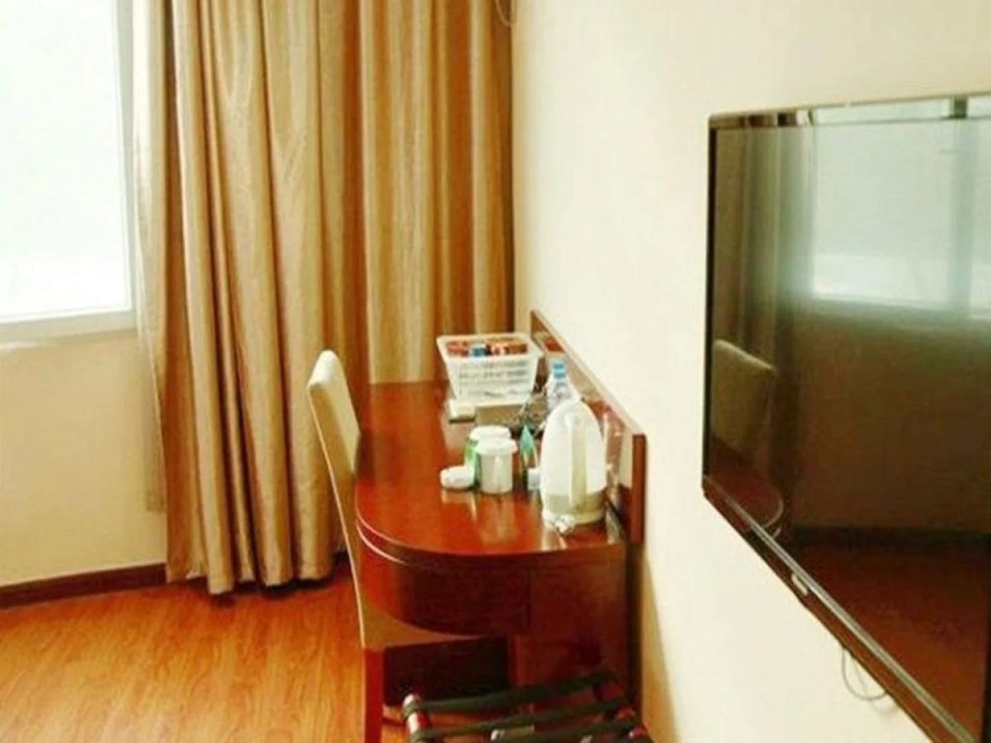 GreenTree Inn Shandong Weihai Rushan Century Avenue Express Hotel