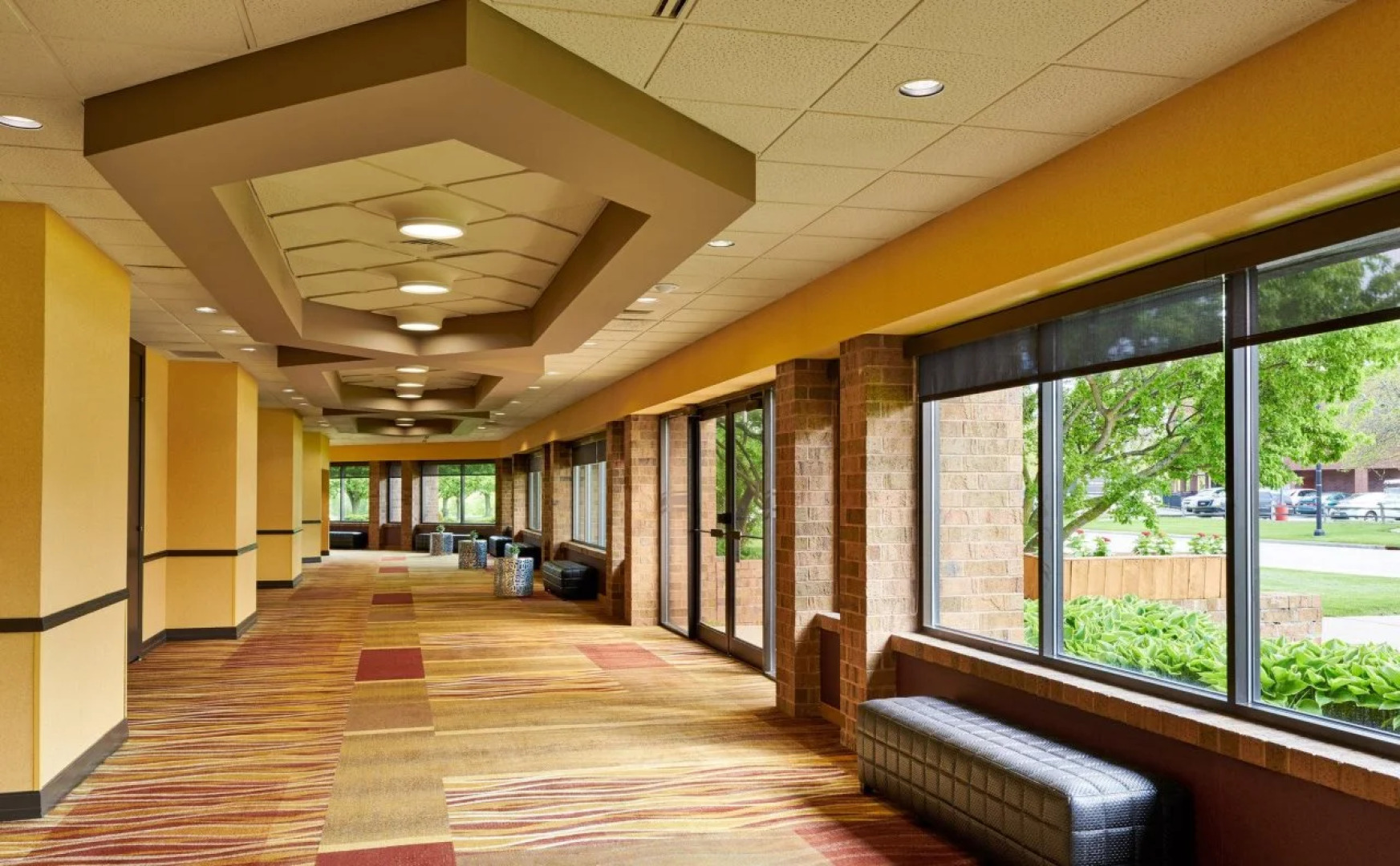 Four Points by Sheraton Milwaukee North Shore