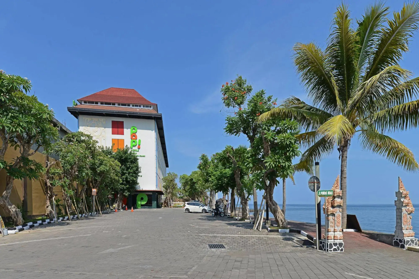 Singaraja Beach Hotel