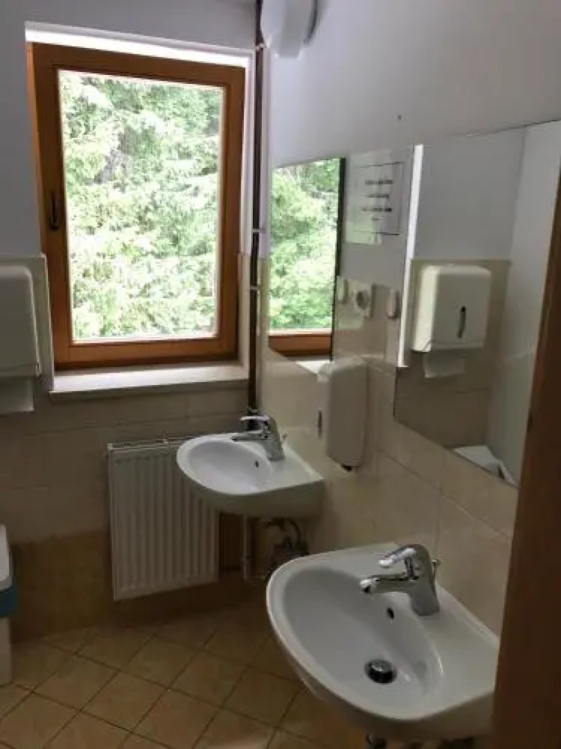 Valvasorjev dom pod Stolom