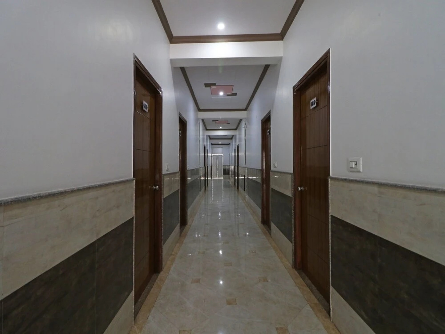 OYO 12065 Hotel Raj Palace