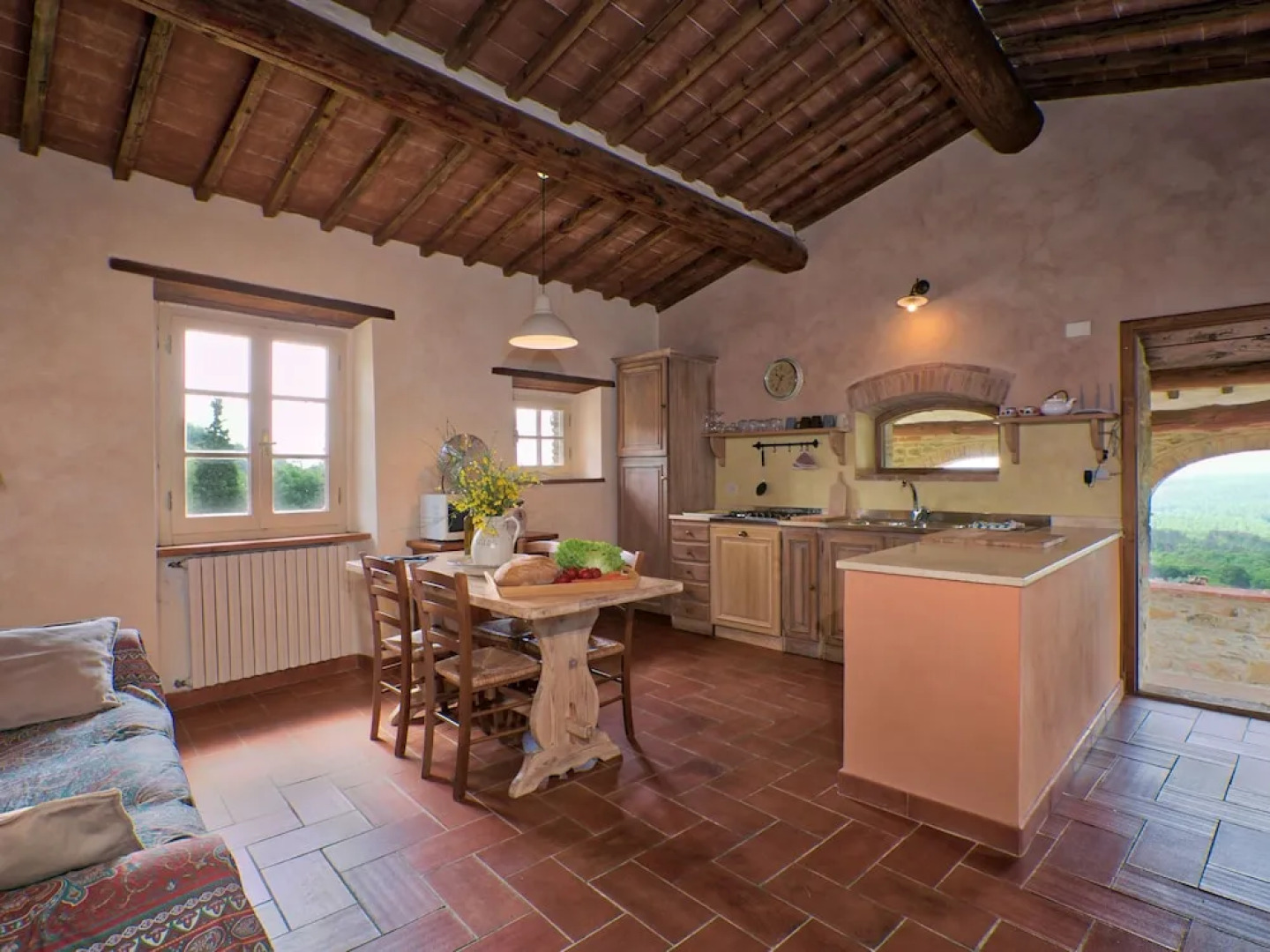 Majestic Farmhouse in Lucignano With Swimming Pool