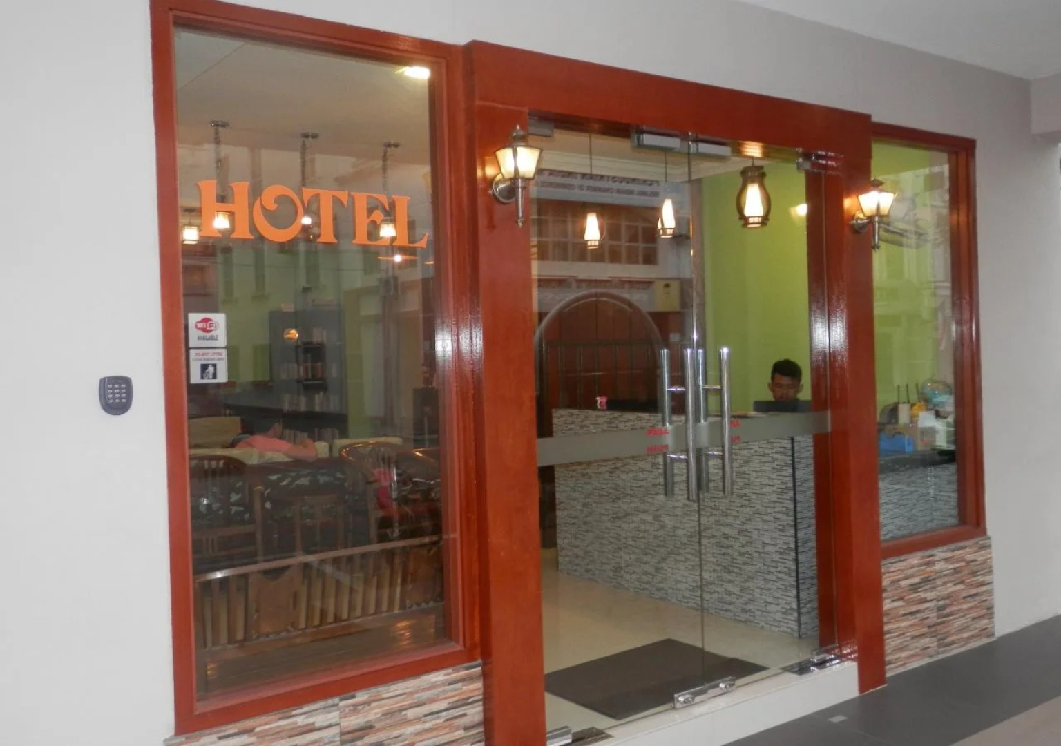 Travellers Planet Hotel & Guest House