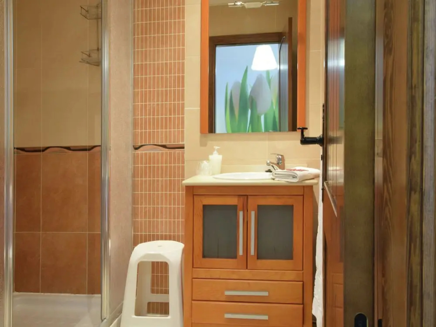 Spacious Villa in Sayalonga with Jacuzzi