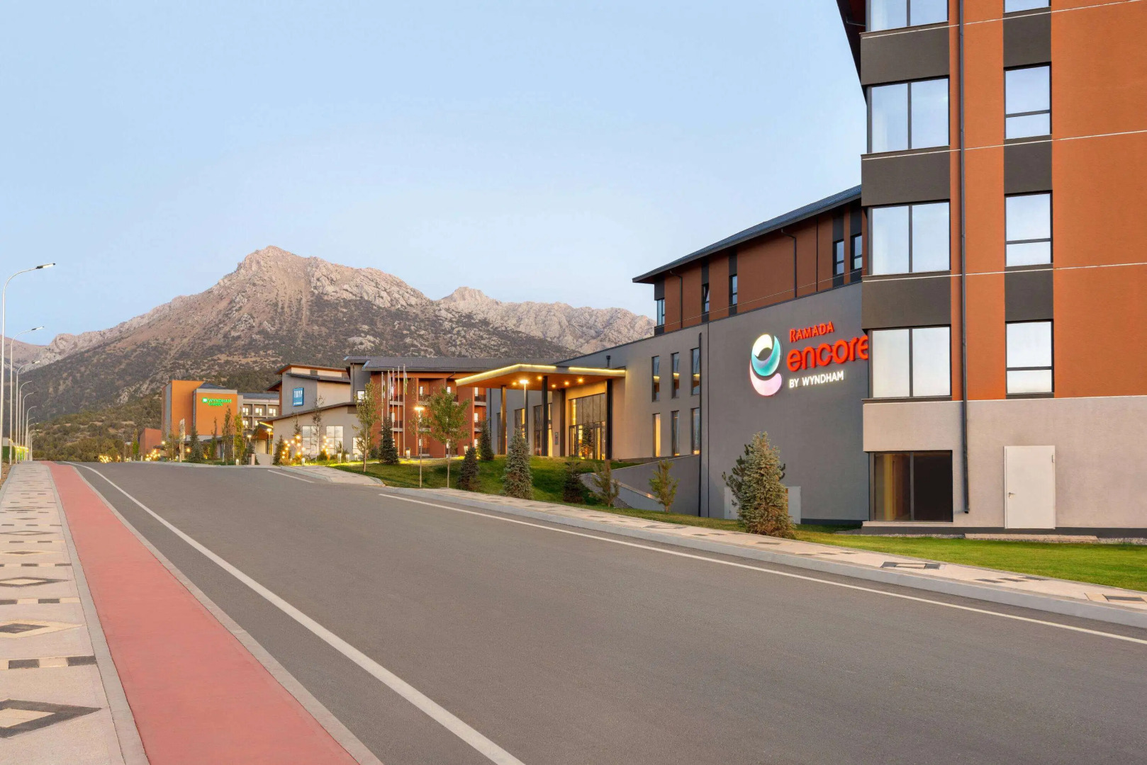 Отель Ramada Encore by Wyndham Zomin