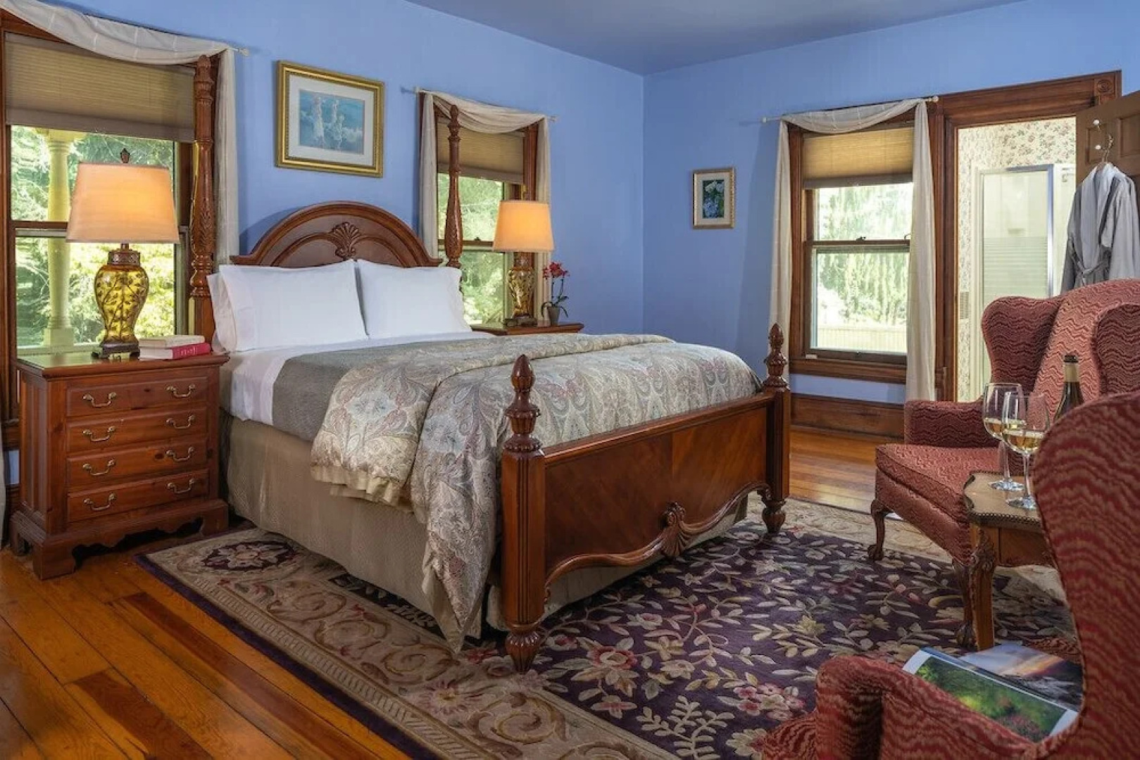 Honey Hill Inn & Cabins at Engadine