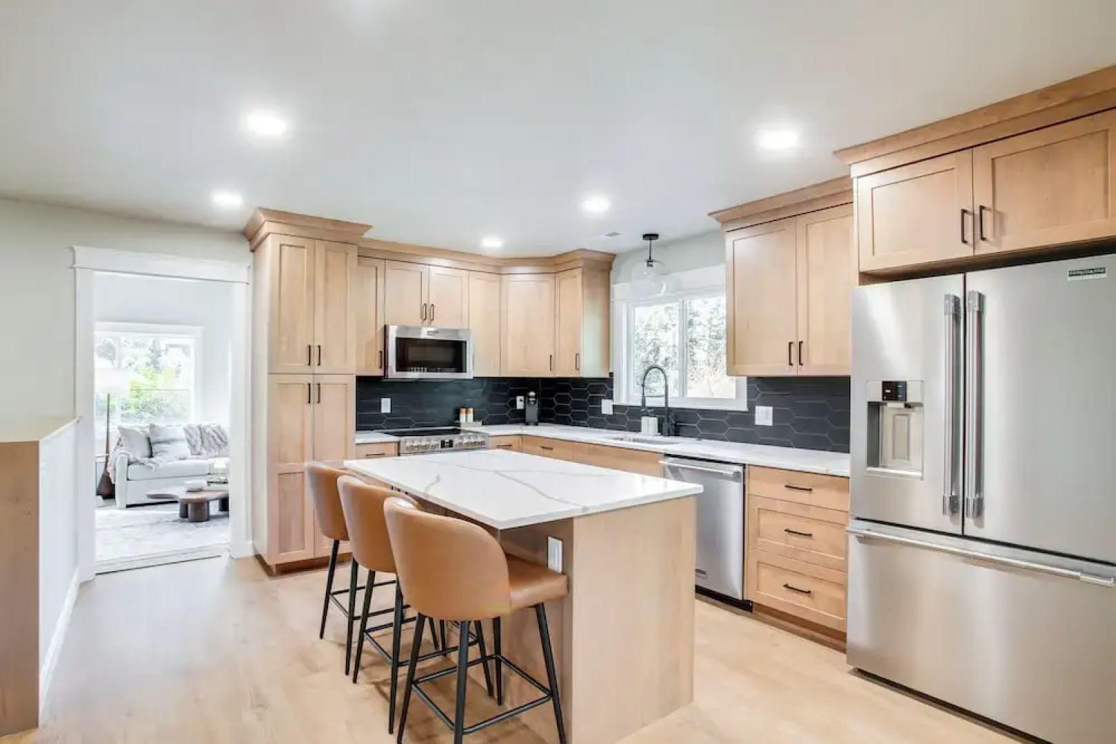 Family Home 6 Mi to Dtwn Cda: Lake & Sunset Views!