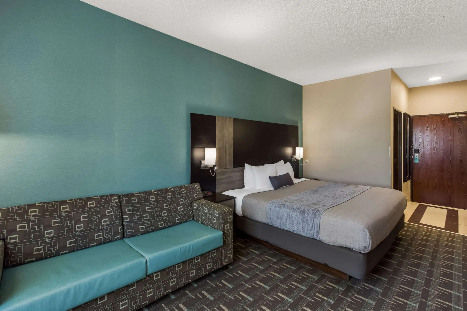 Quality Inn Galesburg near US Highway 34 and I-74