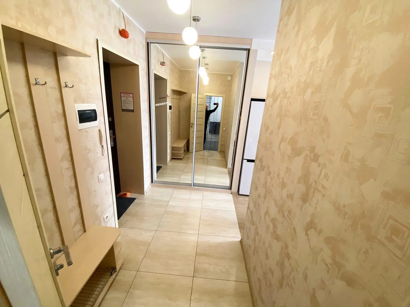 ЖивиТУТ на проспекте Комсомольский 80Е