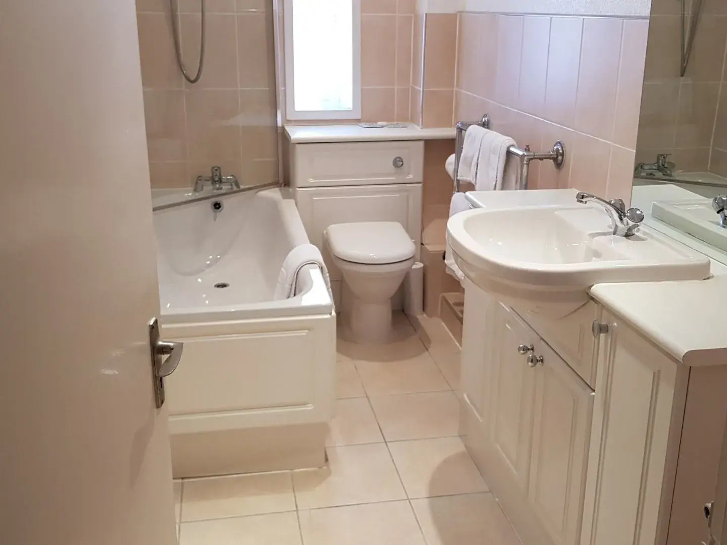 Tankerville Arms Hotel