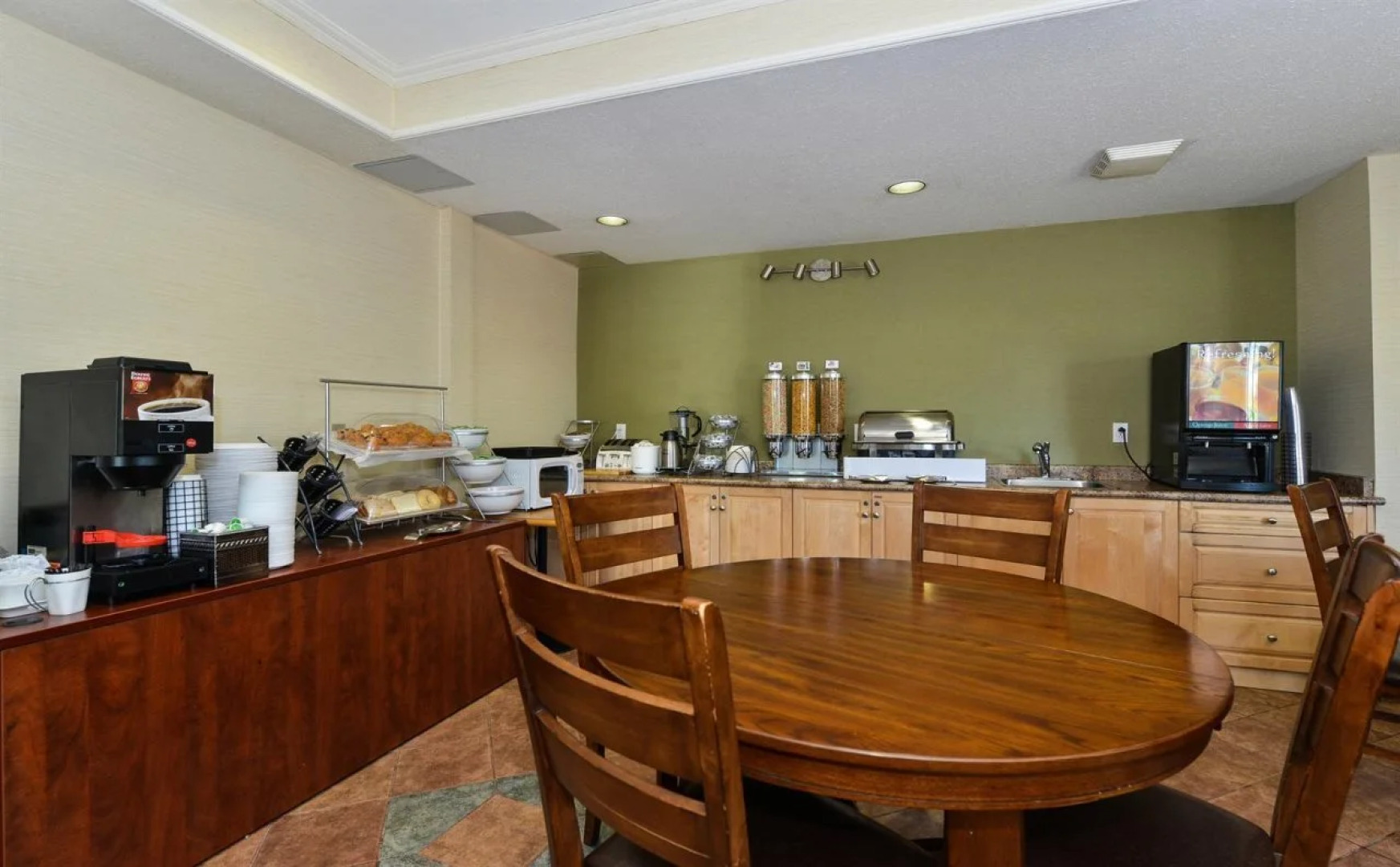 Canadas Best Value Inn - Langley / Vancouver