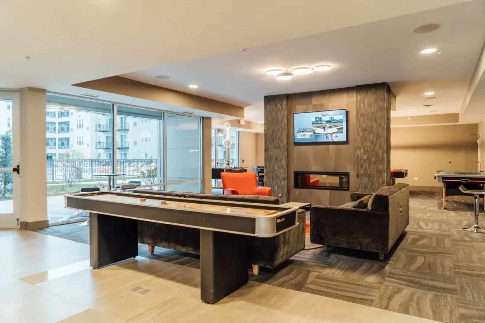 Bright Stylish 2BR Apt in Oak Brook