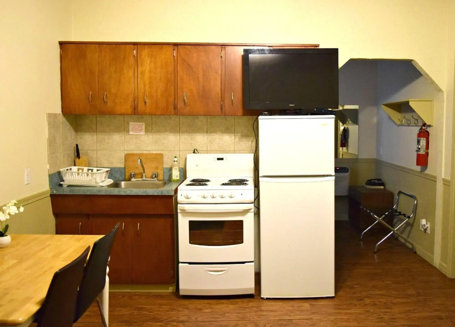 Centre Suites Inns Motel