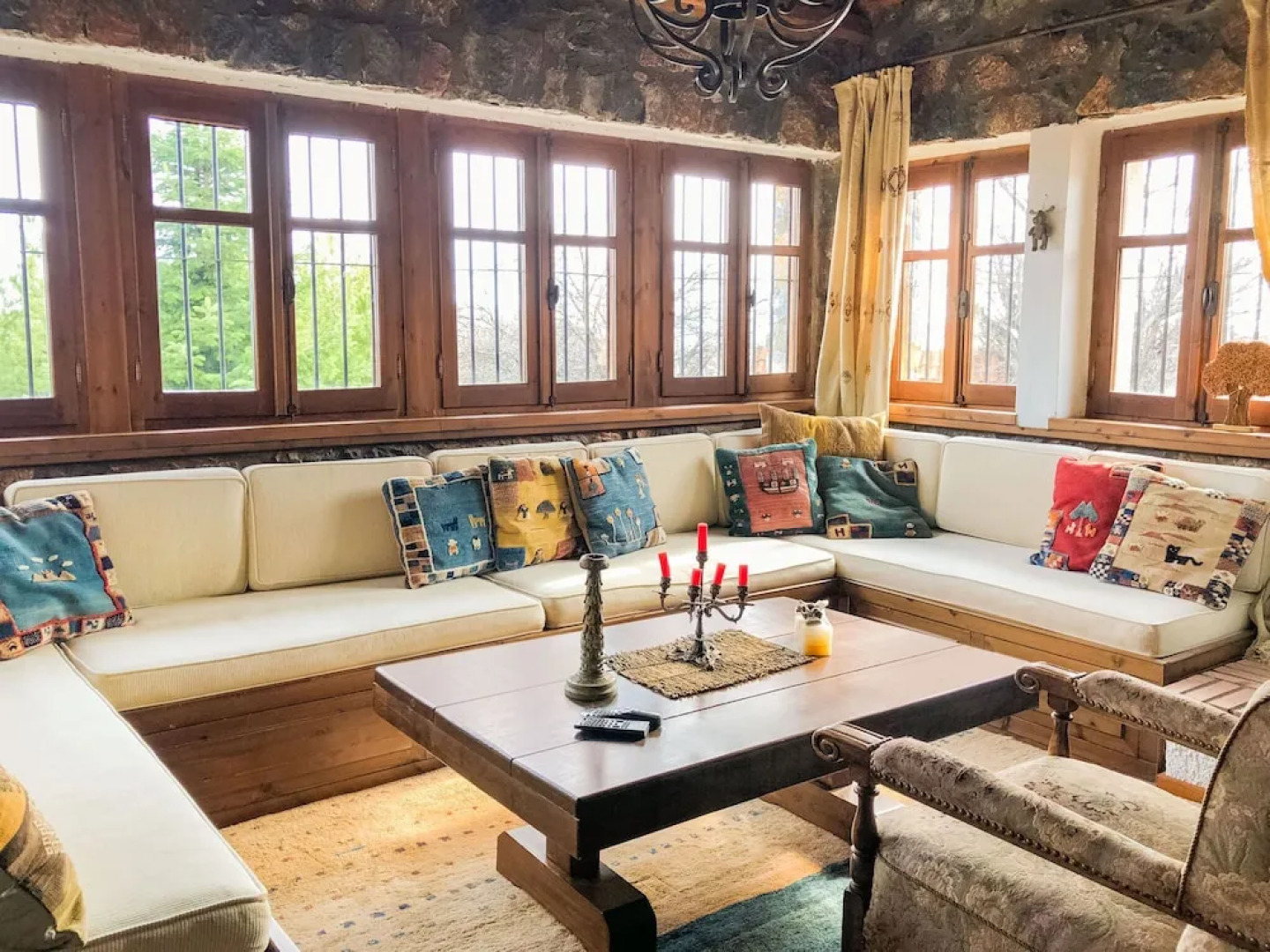 Elegant Holiday Home in Pella With Jacuzzi