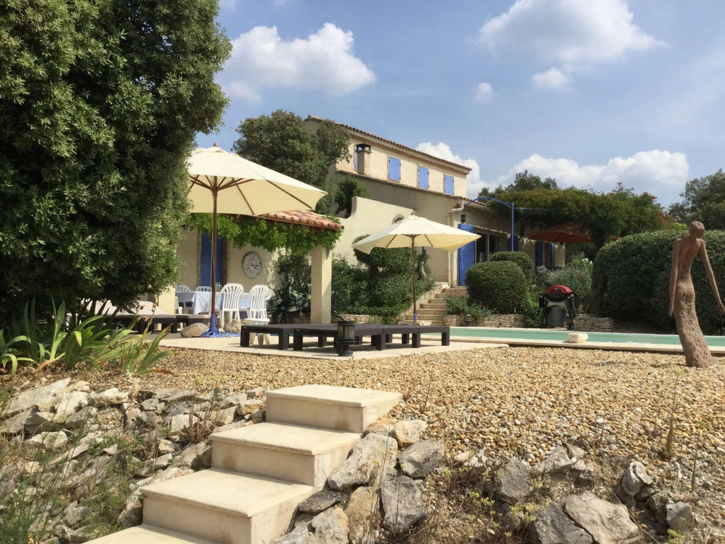 Charming Villa in Villes-sur-Auzon with Swimming Pool