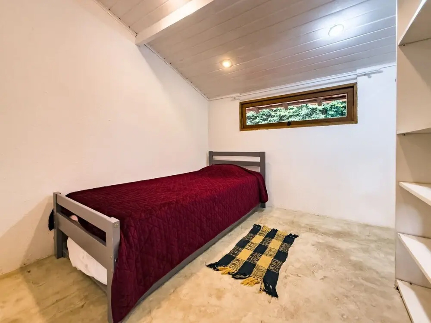 Casa com Piscina Privativa e Natureza – Granja Viana, São Paulo