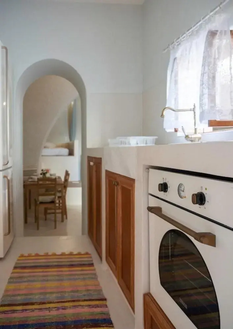 Rose Traditional House