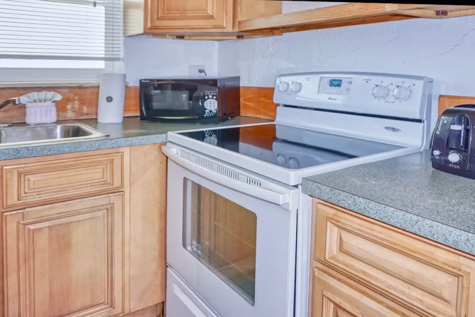 Misty Isles Redington Beachfront Suite 24 by Tech Travel