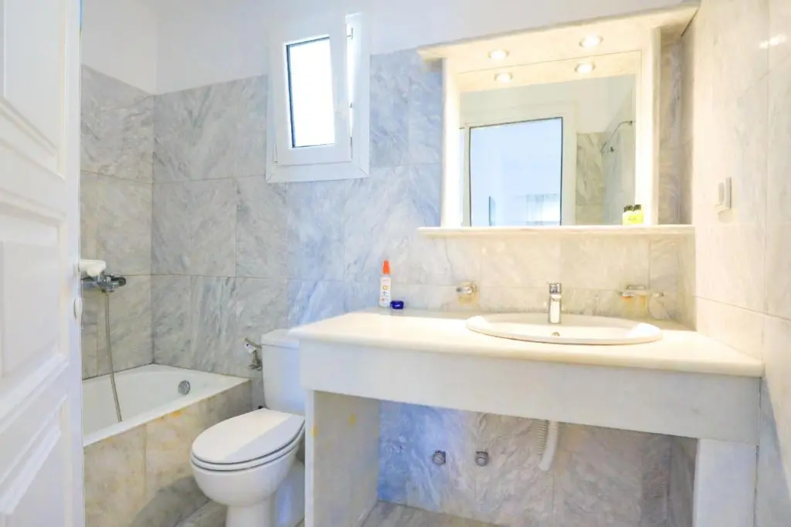 Maganos Apartments