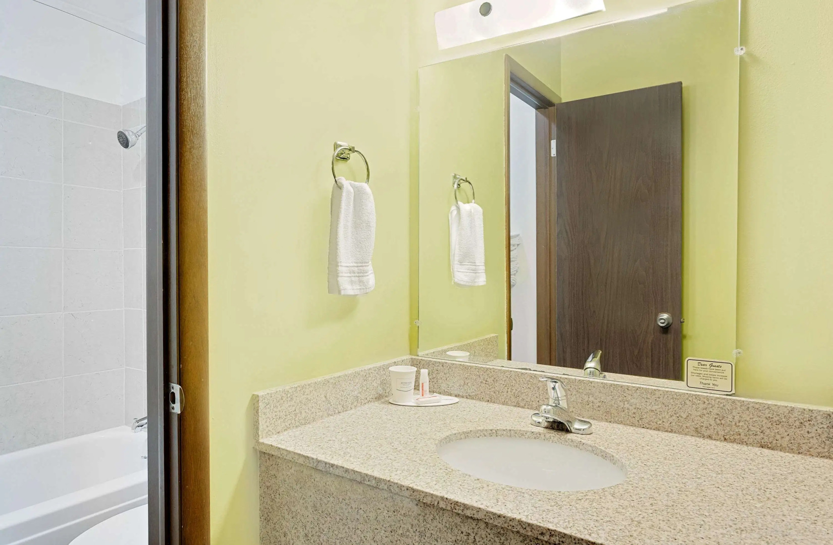 Super 8 by Wyndham Sturgeon Bay