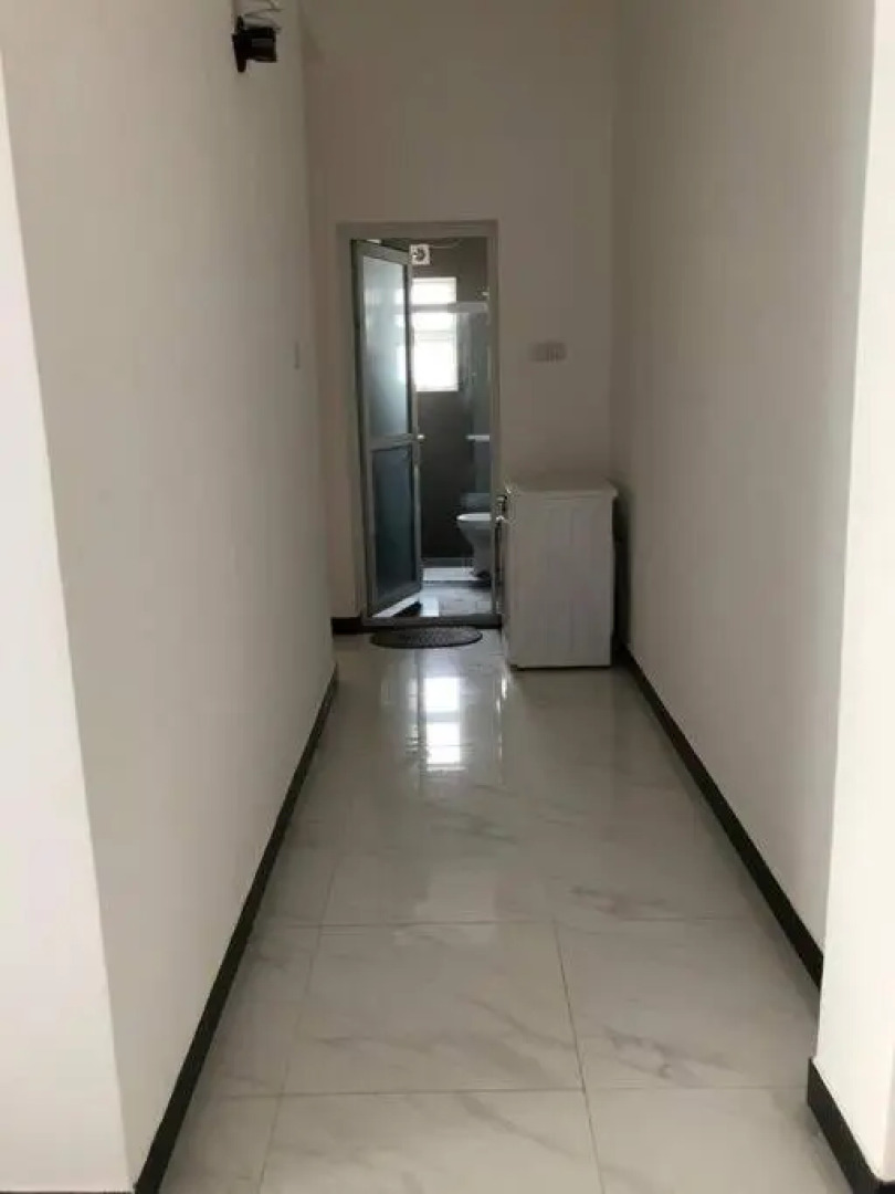 Modern luxury Condo,3 bedroom and 3 bathrooms