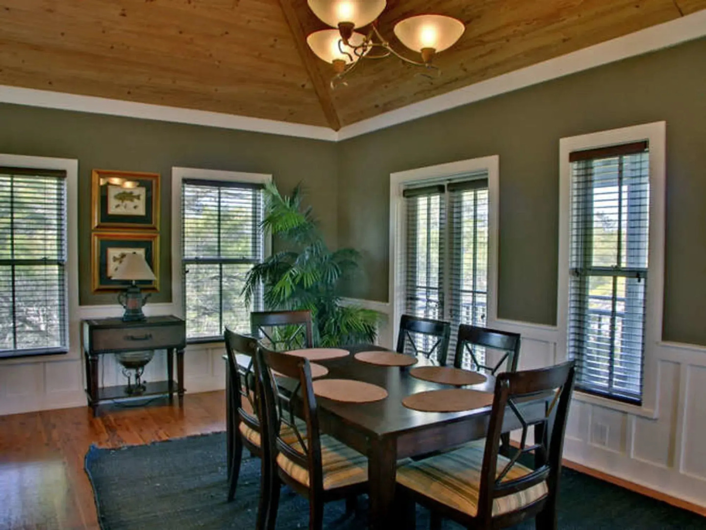 VM 4150 by RedAwning