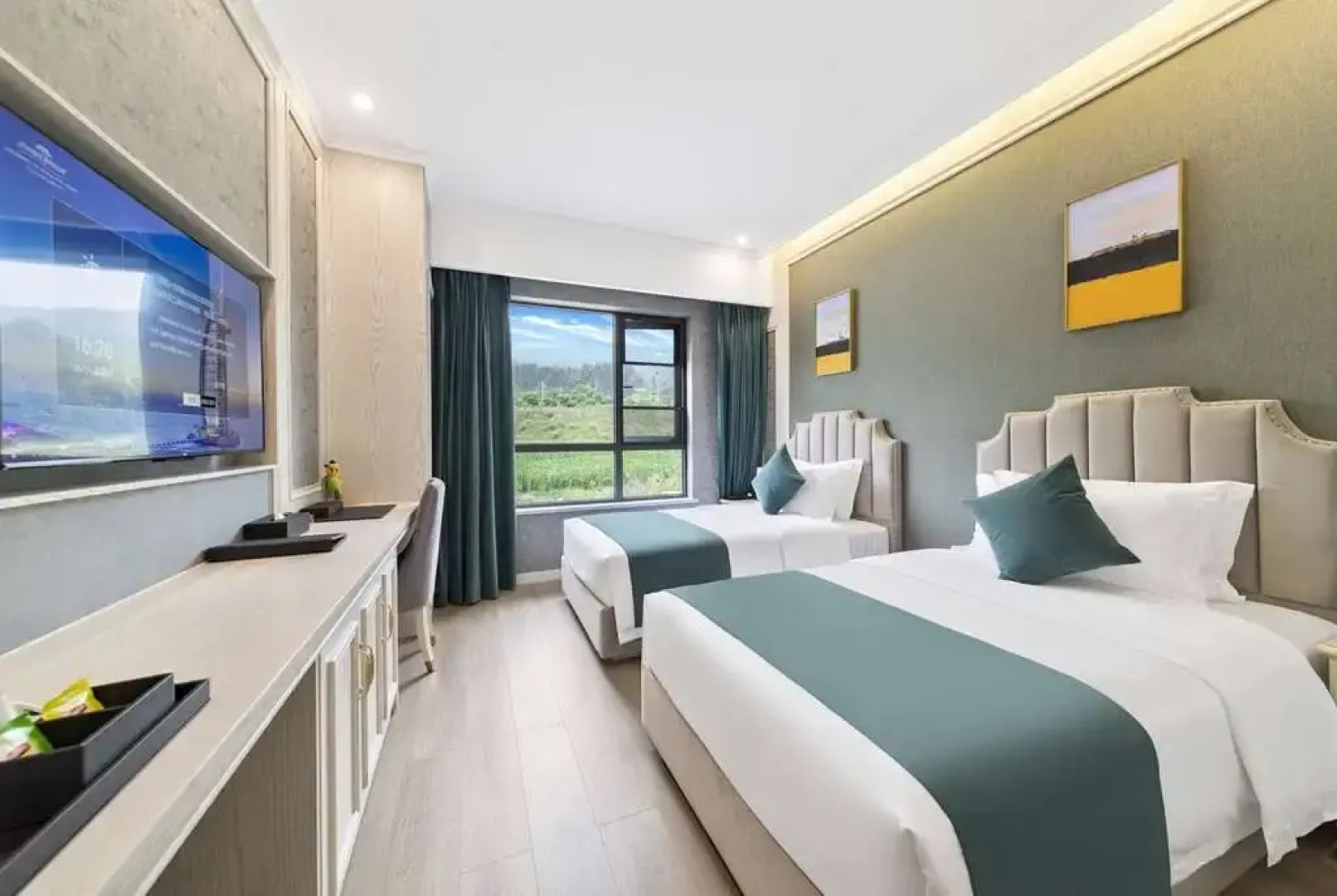 Howard Johnson by Wyndham Lake Serenity Hot Springs Xichang